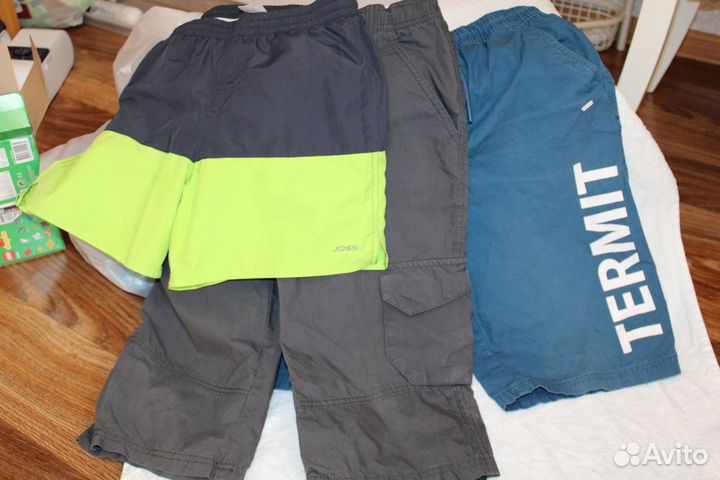 Комплект шорт и плавок из Спортмастера(152-158см)