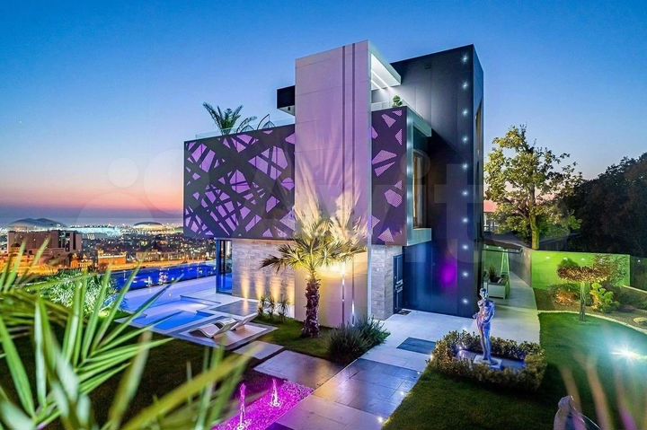 Дом 520 м² на участке 10 сот.