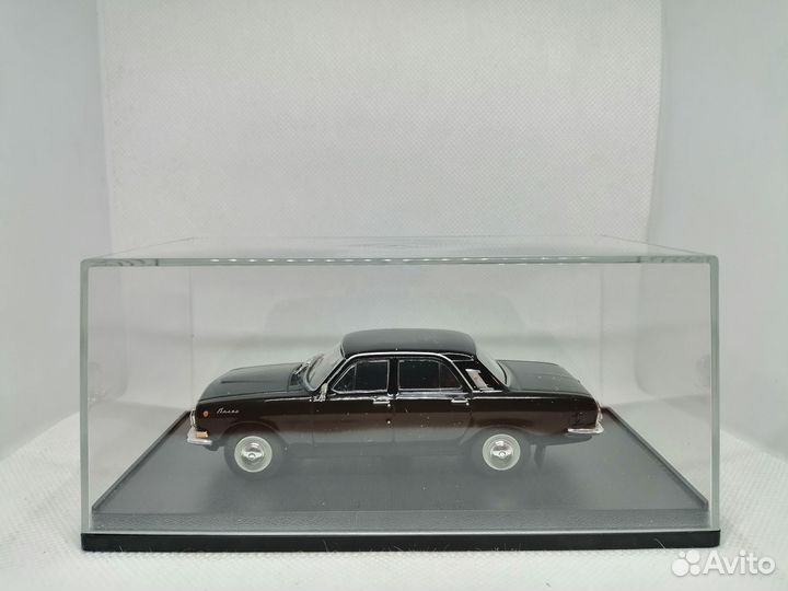 Модель газ-24 четырёхфарная «Волга»