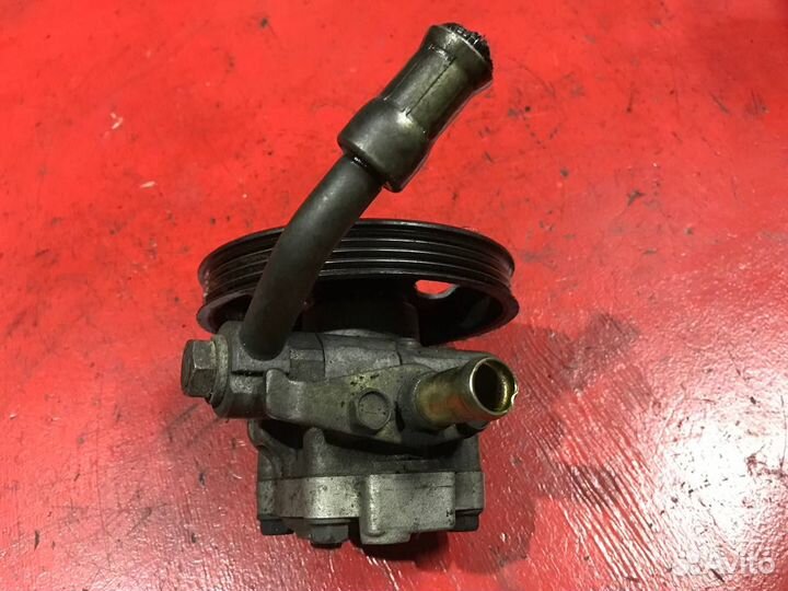 Насос гура Mitsubishi Pajero Sport SUV 4D56 2.5L