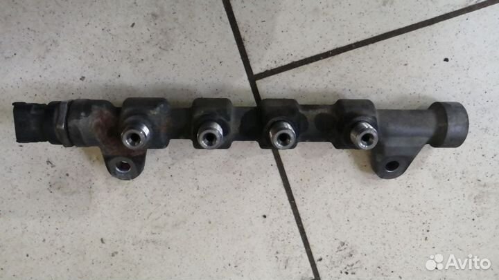 Рейка рампа топливная 2.0d opel