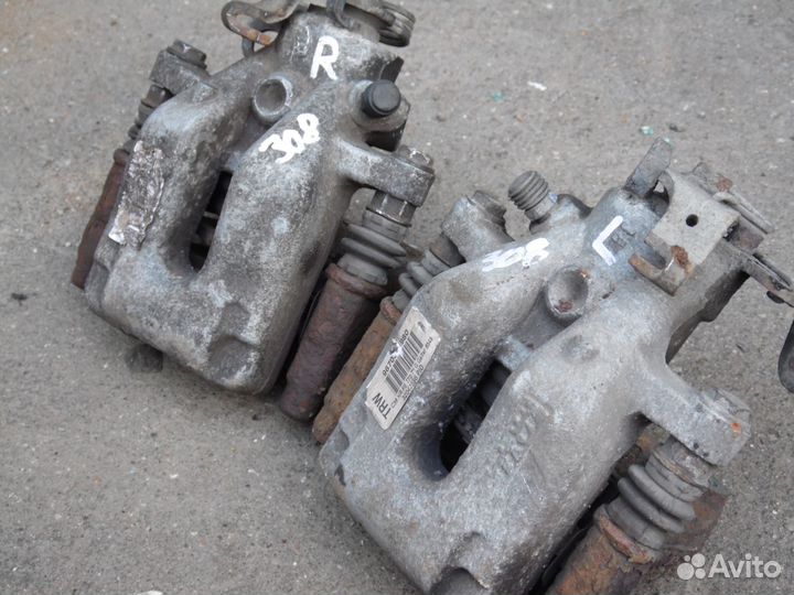 Задние тормозные суппорта Пежо 308