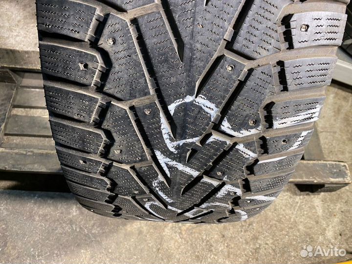 Pirelli Ice Zero 295/40 R21 111H