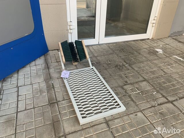 Уличная щетка для обуви 