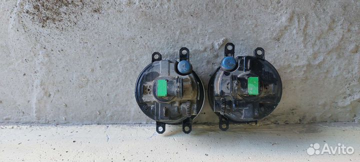 Продам туманки camry 40