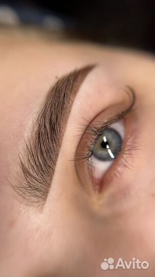 Перманентный макияж бровей