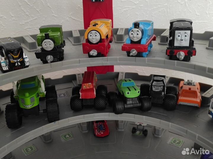 Игровой трэк парковка Хот Вилс Hot Wheels