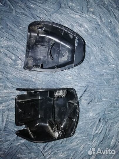 Заглушки крепления водительского сиденья