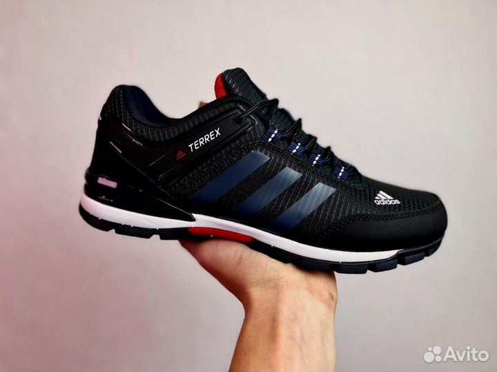 Кроссовки Adidas универсальные