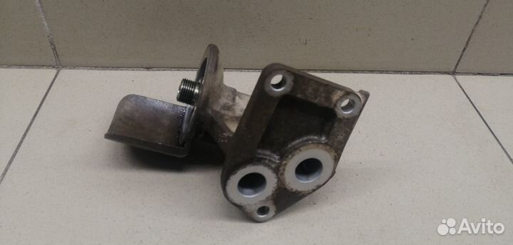 Кронштейн масляного фильтра Hi Lux 2015