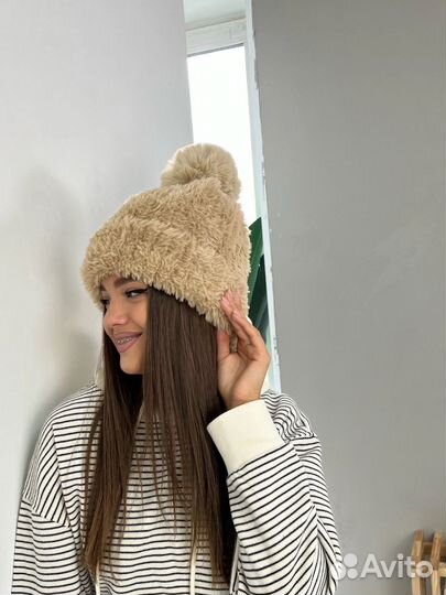 Шапка из альпаки на флисе новая