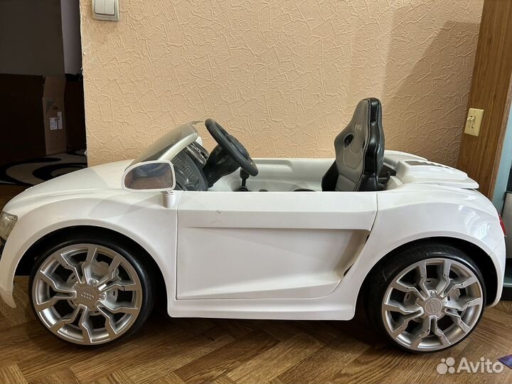 Детский электромобиль audi