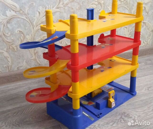 Парковка Полесье