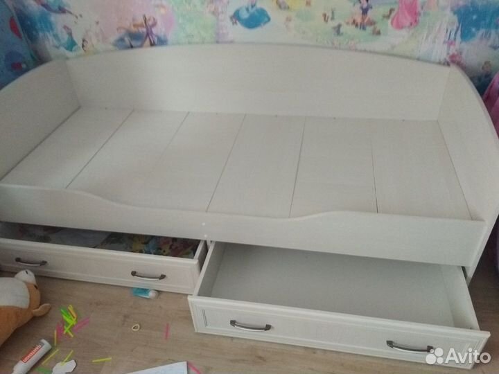 Кровать