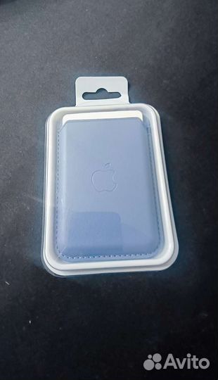 Картхолдер на iPhone Apple Wallet