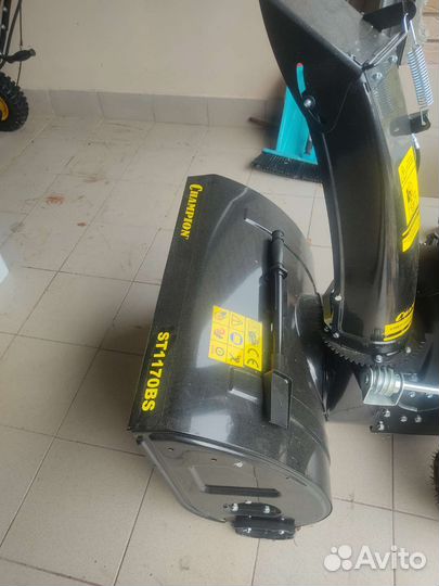 Снегоуборщик champion st1170bs