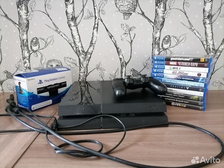 Sony PS4 + 11 дисков + камера + джойстик
