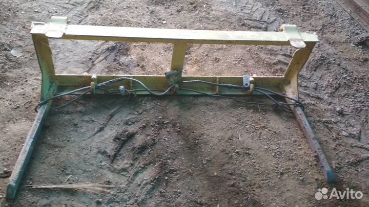 Трактор DONGFENG DF-404, 2013