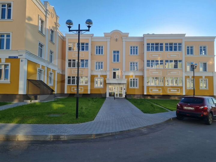 1-к. квартира, 42 м², 1/3 эт.