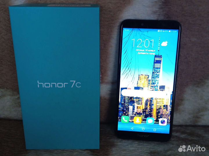 Телефон honor7c