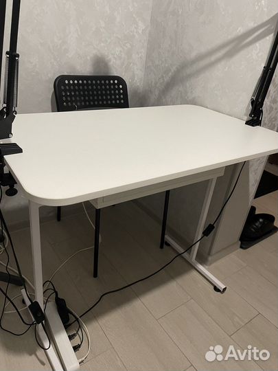 Стол маникюрный