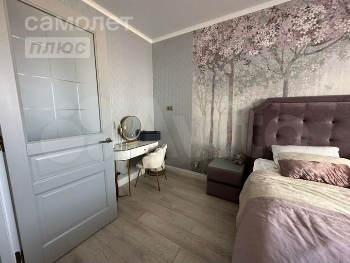 3-к. квартира, 82 м², 3/17 эт.