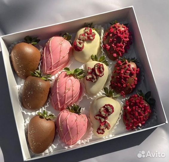 Клубника в шоколаде и моти