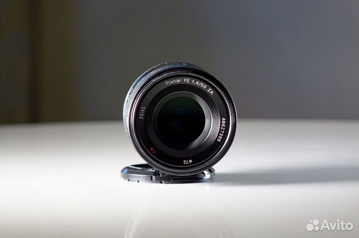 Объектив Sony Carl Zeiss sel50f14z 50mm f/1.4 SE