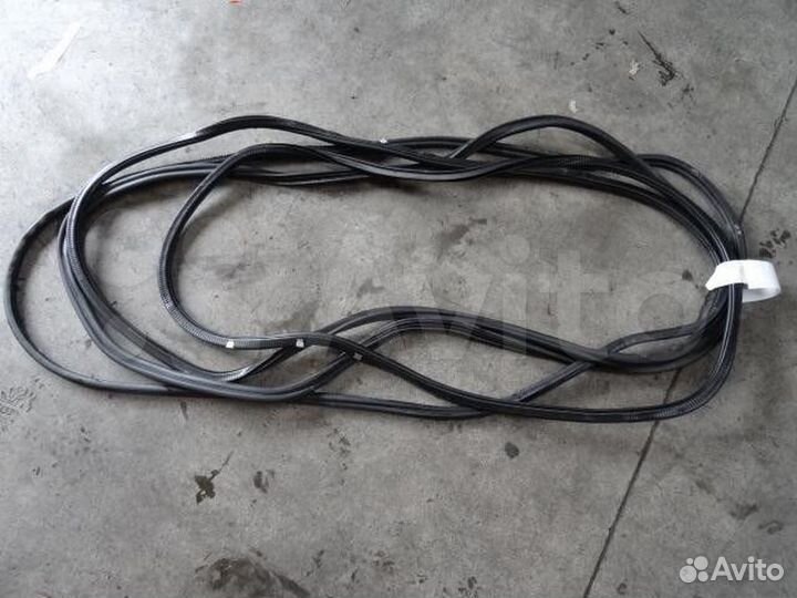 Уплотнитель двери Ауди А8 Д4