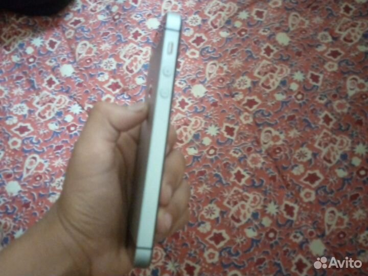 Телефон iPhone 5s