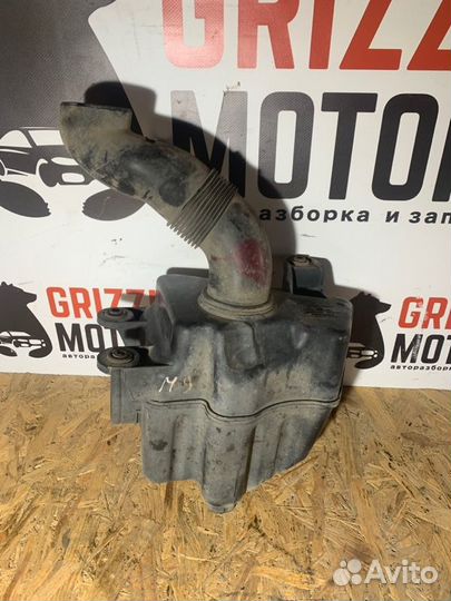 Резонатор воздушного фильтра Volkswagen Golf 1K