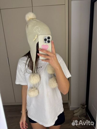 Вязаная шерстяная детская шапочка