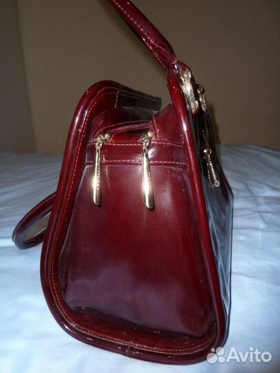 Лаковая сумка Vitacci