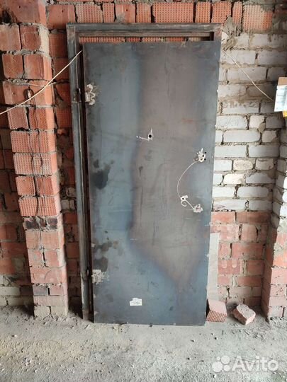 Дверь входная металлическая