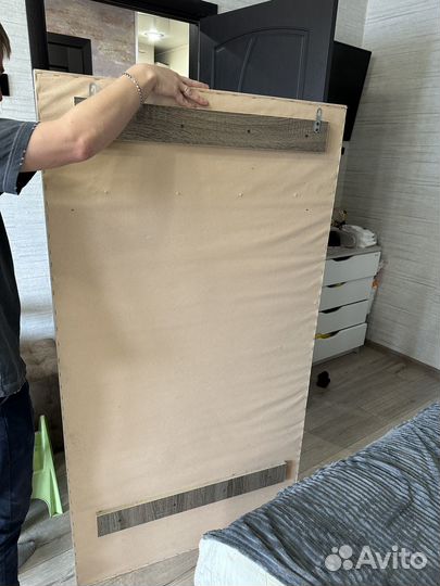 Вешалка в прихожую настенная