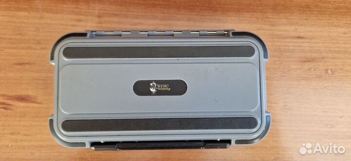 Коробка с мухами