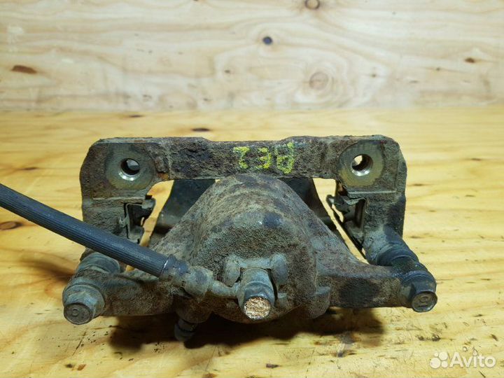 Суппорт лев. перед. honda edix