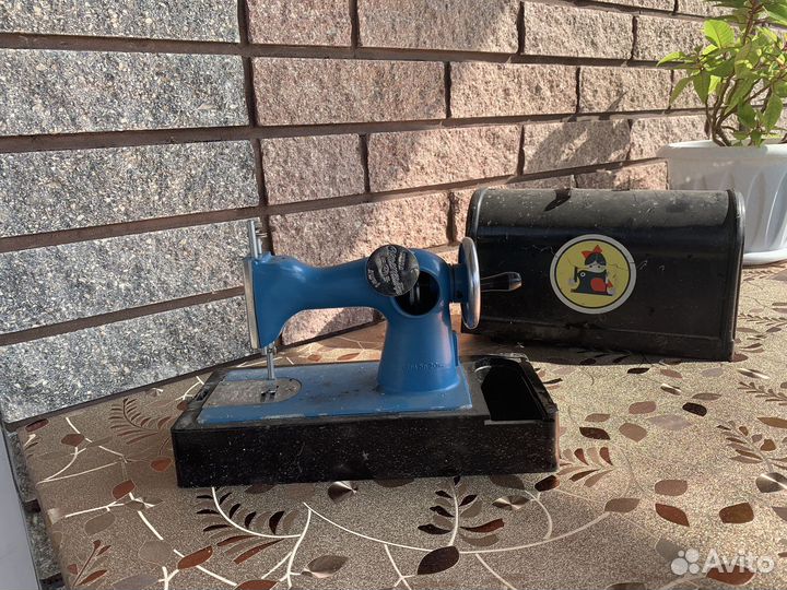 Ручная швейная машина бу