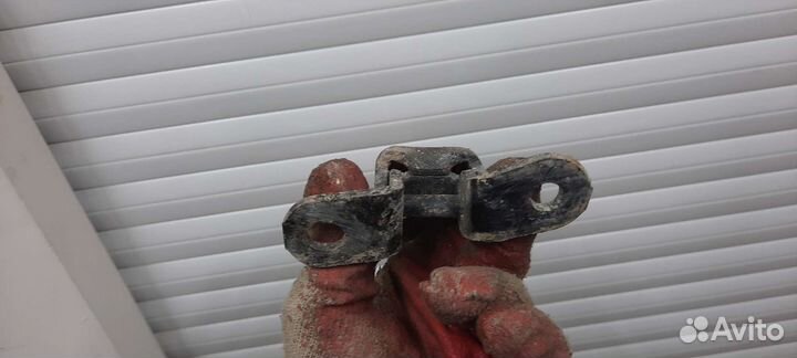 Петля двери верх. пер. П. Toyota LC Prado 120/2005