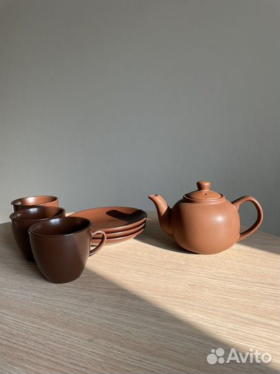 Сервиз чайный (чайник + 3 чашки + 3 блюдца)