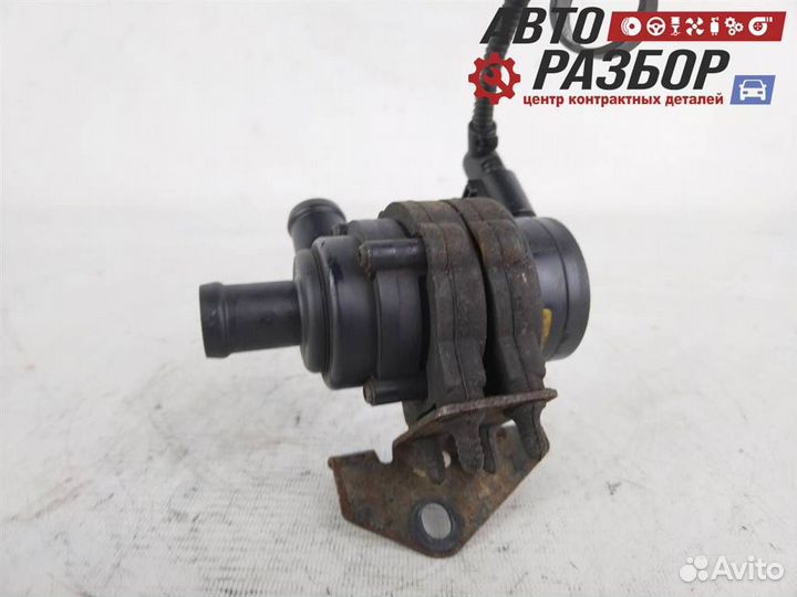Насос водяной (помпа) ауди Q7 2005