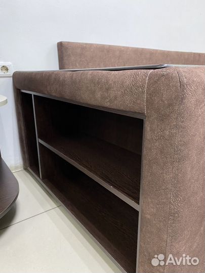 Boss XL + стол пр-кт Победы 166