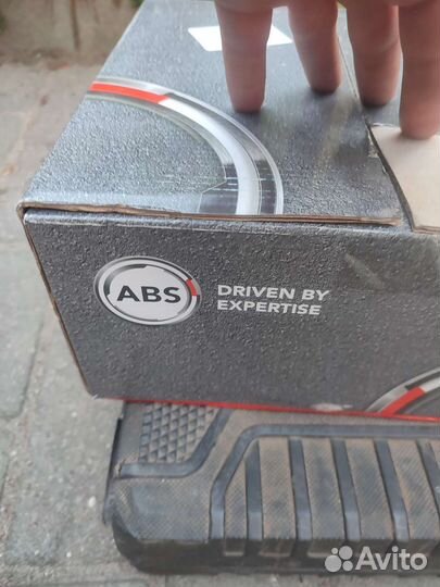 Задние тормозные диски и колодки Пассат b5