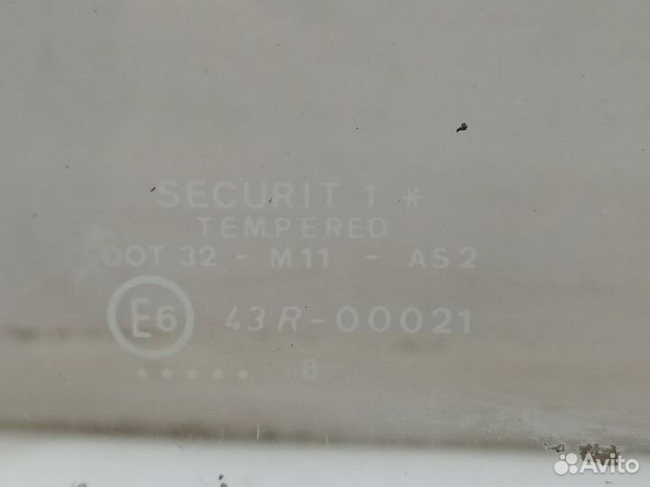 Стекло двери переднее правое Ford Sierra RED R2A