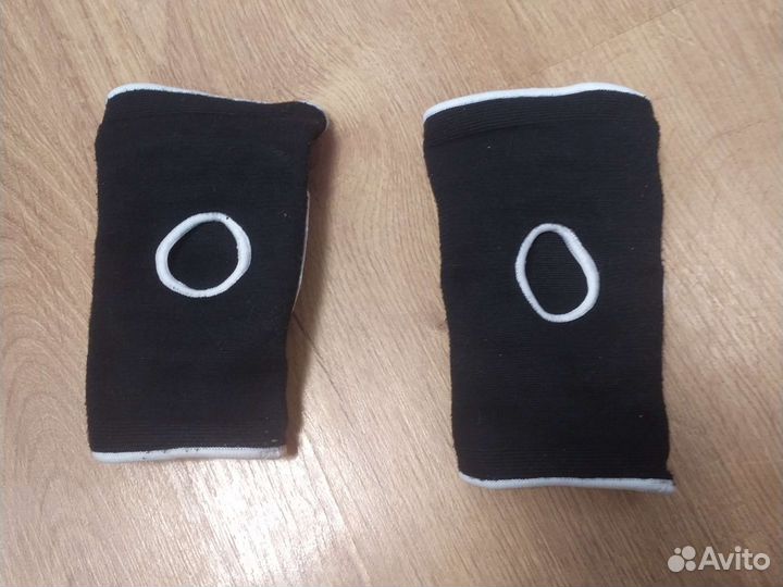 Наколенники