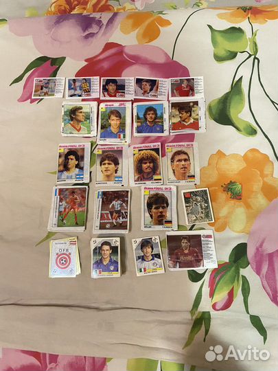 Вкладыши от жвачек с футболом и спортом