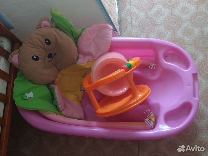 Коврик, ваночка, горшок, сиденье для купания+вещи