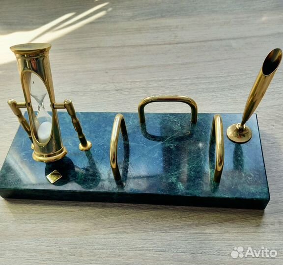 Настольные наборы руководителя из камня