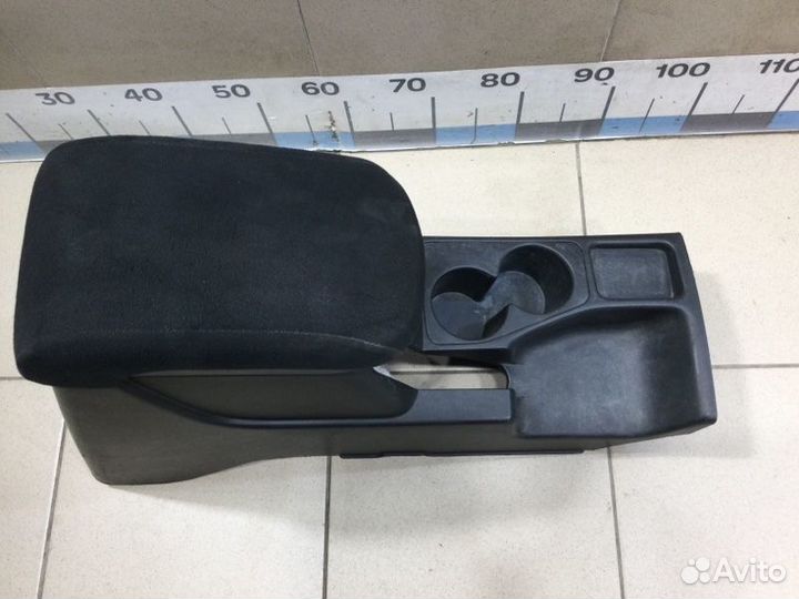 Подлокотник Mitsubishi Pajero/Montero Sport KH