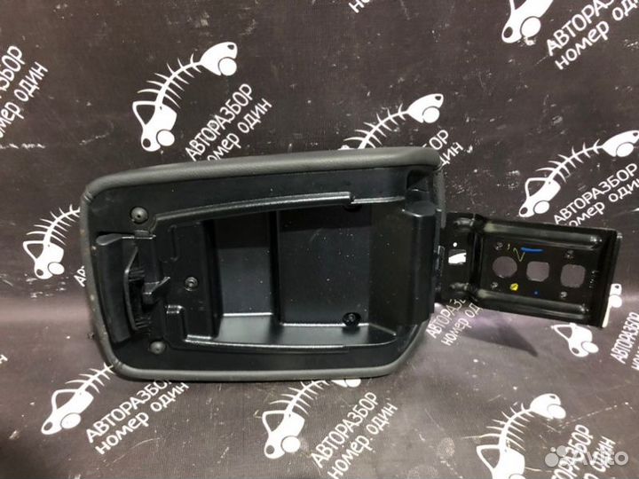 Подлокотник Ford Focus 3 хетчбэк 1 2011